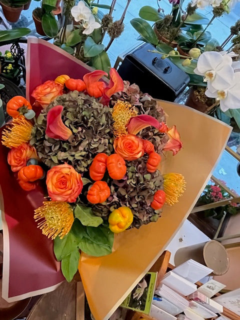 
                    
                      Antique hydrangea calla lily and rose warm autumn bouquet – Jerome Florists NYC
                    
                  