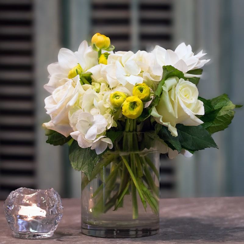 Yellow and white cheerful rose arrangement – Jerome Florists NYC